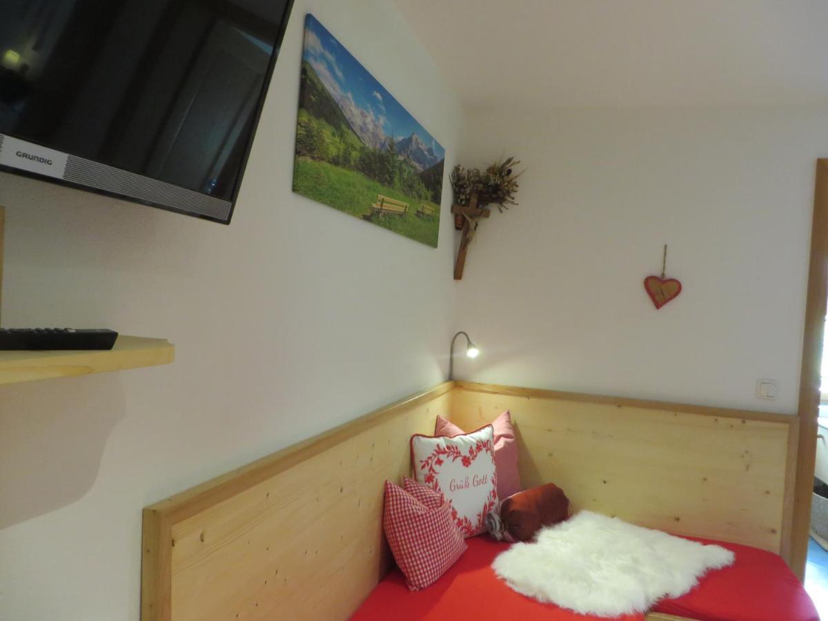 Landhaus Familie Doll Ferienwohnung Emerde Bichl Esterno foto